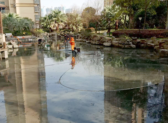 北镇景观池淤泥清理